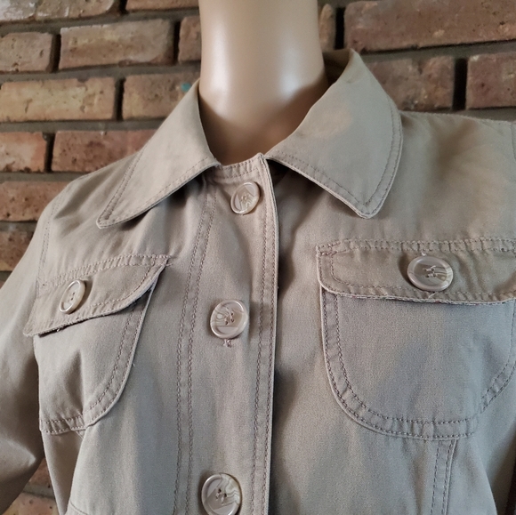 Coat - Picture 2 of 4